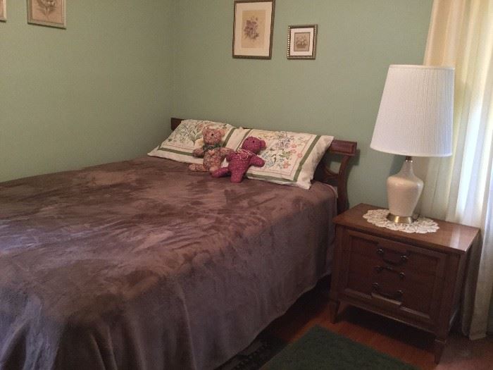 4 pc Thomasville queen bedroom set