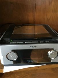 Philips Micro Theatre MCD139/37 + 3 Speakers+S-video cable