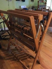 Herald weaving loom