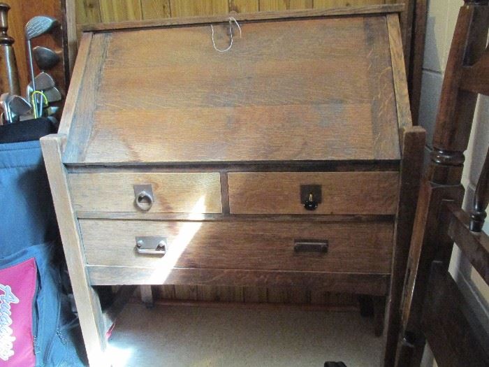 Arts and Crafts type desk