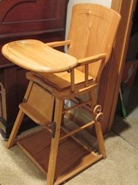Great condition on this highchair. Has little wooden round beads on botton for the kids.