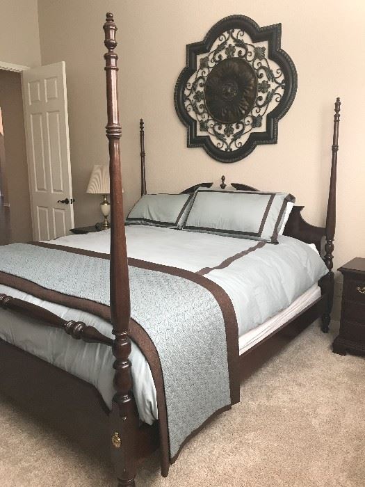 King Size Thomasville Poster Bed                                           STILL AVAILABLE                                                                        