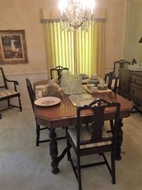 Georgian Dining Table 6 chairs