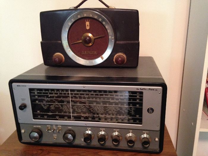 Vintage Zenith radio; Hallicrafters receiver.