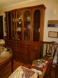 $100!!! Come and get this china cabinet