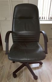 Ergonomic desk chair (2)