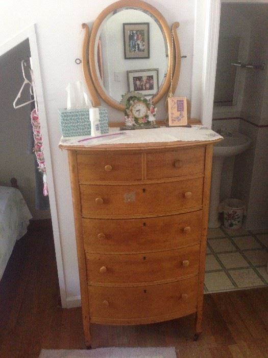 Birds-eye maple bow-front "Gent's" dresser -- 5 drawer with original mirror