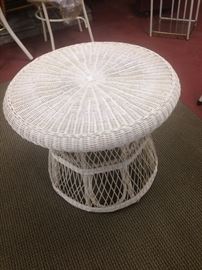 Wicker coffee table 2 pieces