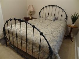2nd Picture of same bed with different Comforter Set