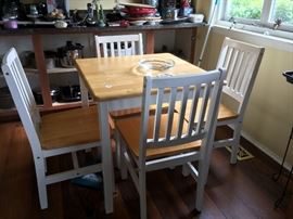 This is a nice kitchen dining set -- perfect for a smaller kitchen or nook.