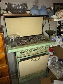 Awesome small vintage enamel stove/oven