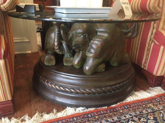 Detail of the unique round elephant coffee table