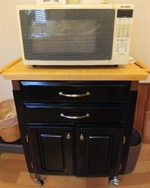 Dolly Madison kitchen cart in EXCELLENT condition; Sharp microwave     KITCHEN