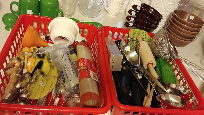 kitchen utensils     KITCHEN