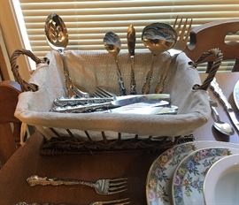 Oneida Deluxe stainless flatware, set of 8 and serving pieces