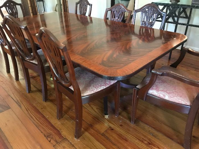 Henkel Harris double pedestal mahogany dining table, 2 24" leaves,  with 8 antique mahogany Sheraton dining chairs with fleur de Lis  backs