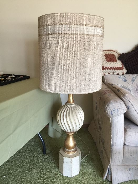 Huge vintage lamp!!