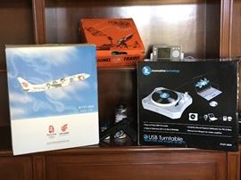 China Air Model Plane, USB Turntable.
