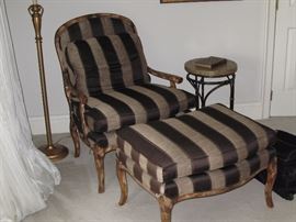 Side arm chair with ottoman