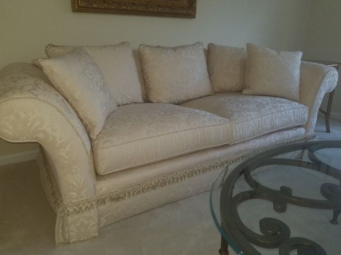 beautiful couch new 3000.00 own for u der 300.00!