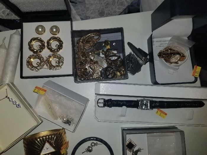watches, gold and costume jewelery 