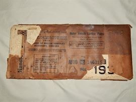 vintage Virginia automobile and motorcycle license plates, many sequential pairs