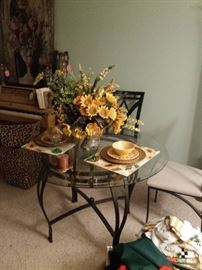 glass top round table with 4 chairs