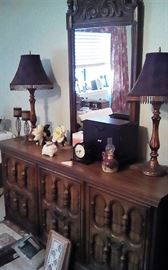Dresser, mirror, lamps, accessories