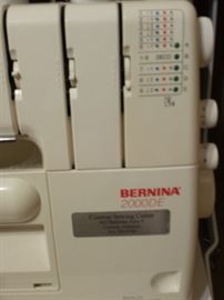Bernina Serger 2000 DE