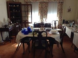 Beautiful Pennsylvania House Dining Room set. Mint condition.