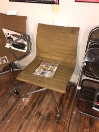 Vintage Herman Miller Aluminum Group Chair Without Arms