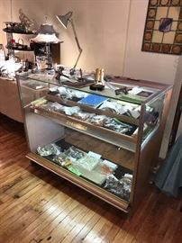 Vintage 1930's Sheaffer's Lighted Fountain Pen Display Cabinet With Keys ~ Art Deco Bakelite Knobs Inside display Case