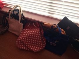 Purses and bags/totes