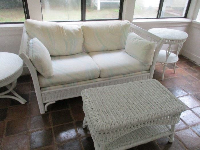      WICKER SUNROOM LOVESEAT AND TABLES