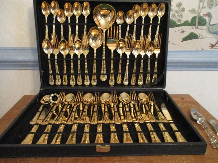          WM. ROGERS GOLD PLATED FLATWARE