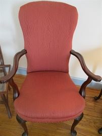                  UPHOLSTERED SIDE CHAIR