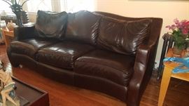Thomasville Fine Leather sofa Pristine condition