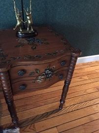 side table with 2 drawers