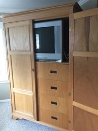 Armoire with 4 drawers