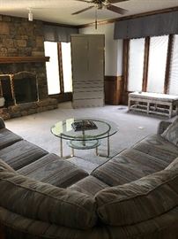 Sectional- pull out bed- recliner