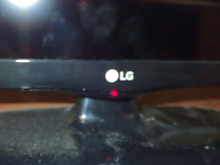 24" LG TV