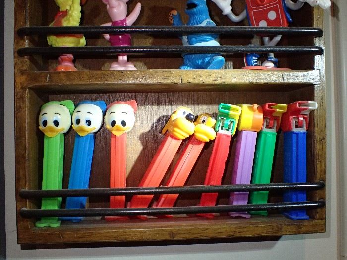 THIS PEZ COLLECTION IS EXTREME WILL BE SORTING AND UP DATING PICTURES