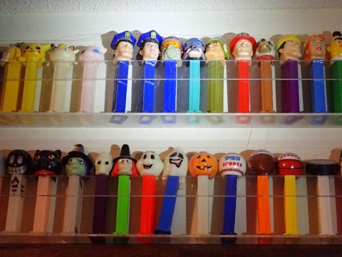 THIS PEZ COLLECTION IS EXTREME WILL BE SORTING AND UP DATING PICTURES