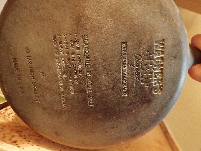 WAGNER'S CAST IRON SKILLET