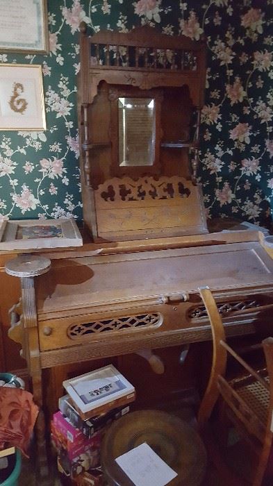 antique eastlake pump organ