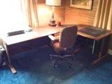 Corner computer desk