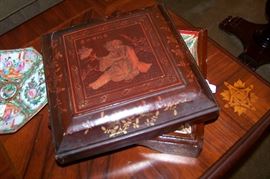 Papier mache box which houses 4 Rose Medallion trays