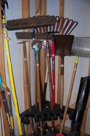 Rakes, shovels, blowers, etc.