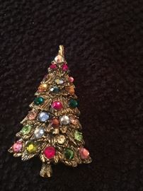 Costume Christmas pin