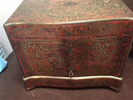 Beautiful antique French Napoleon III Bouille tantalus, with original interiors stems, decanters.